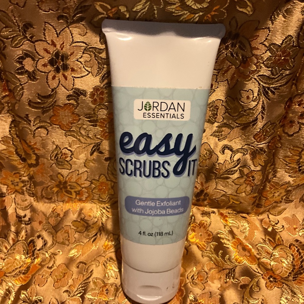 Easy Scrubs It Facial Exfoliant  - Jordan Essentials